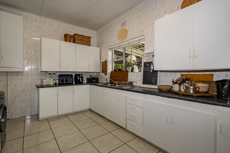 6 Bedroom Property for Sale in Churchill Estate Western Cape